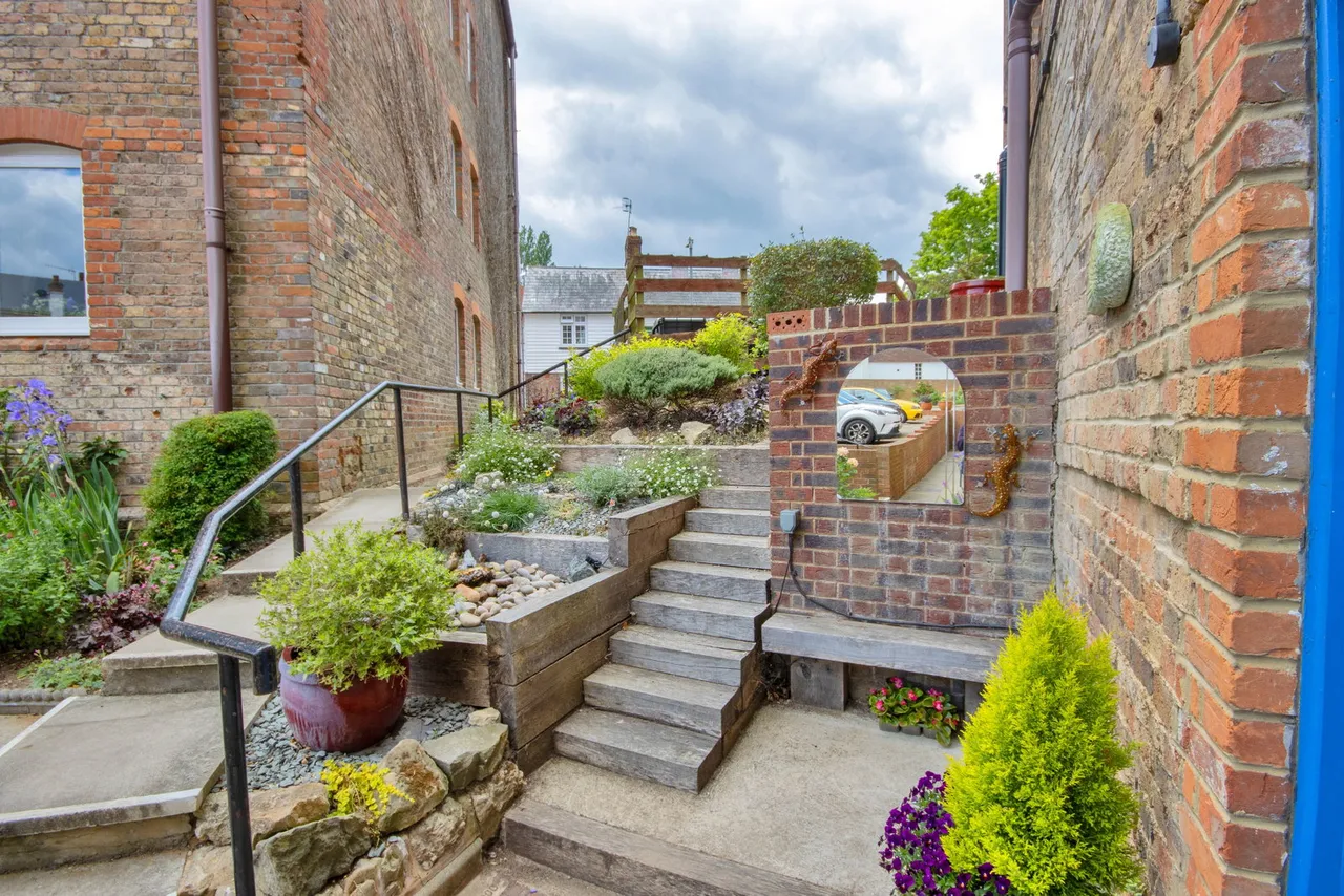 The Maltings, Carpenters Lane, Hadlow, photo 11