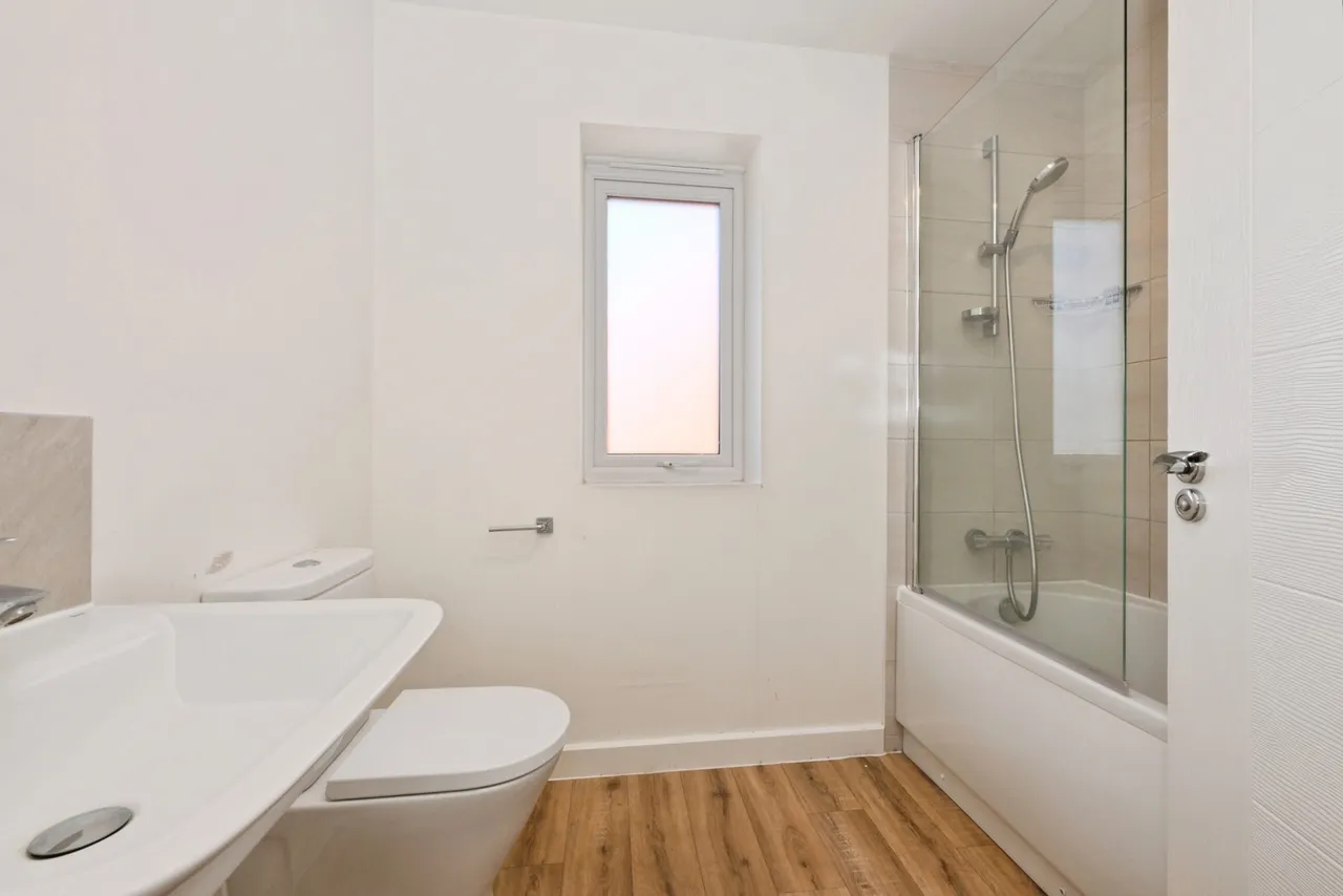 Blackbird Gardens, Langford, Biggleswade, Bedfordshire, SG18, photo 17
