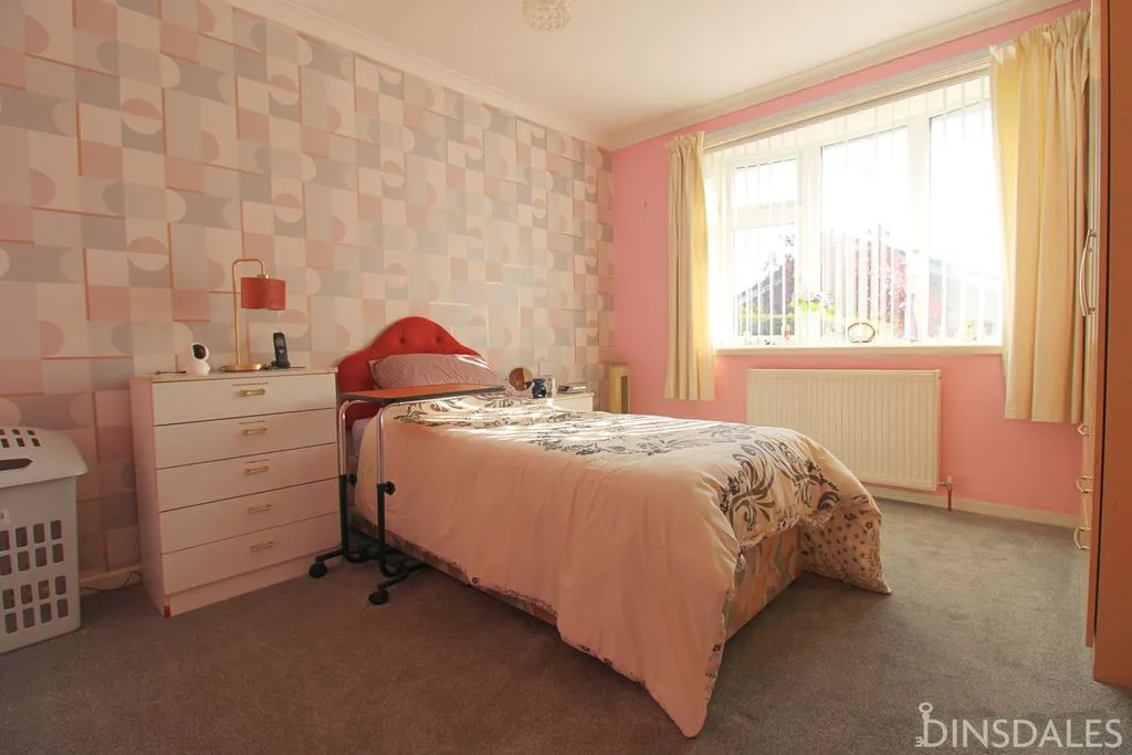 Leaventhorpe Lane, Bradford BD8 0EF, photo 5