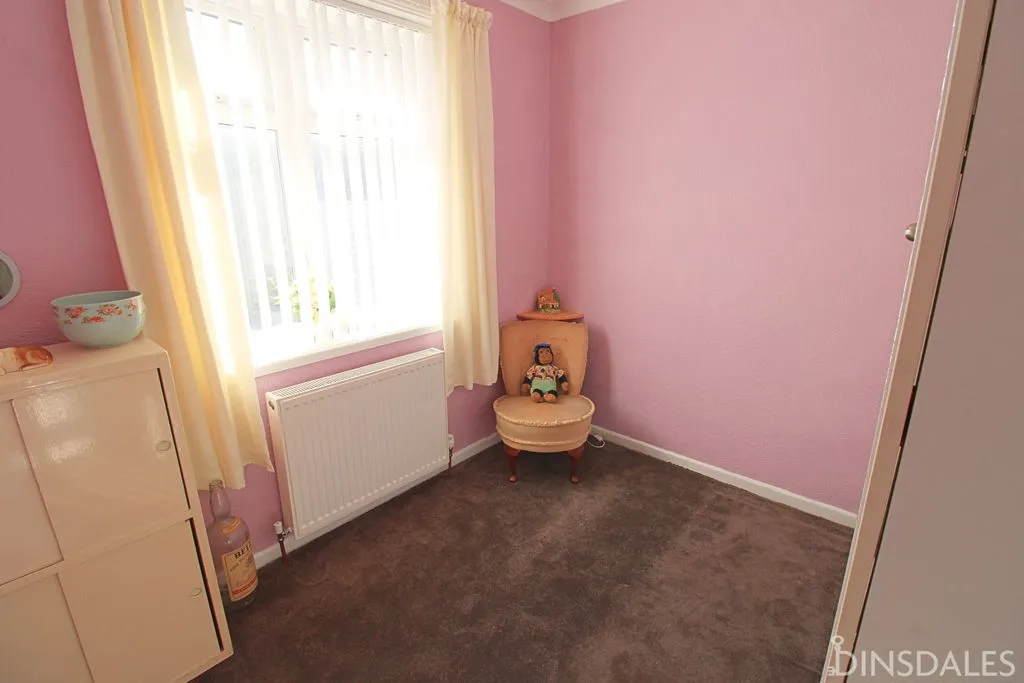 Leaventhorpe Lane, Bradford BD8 0EF, photo 6