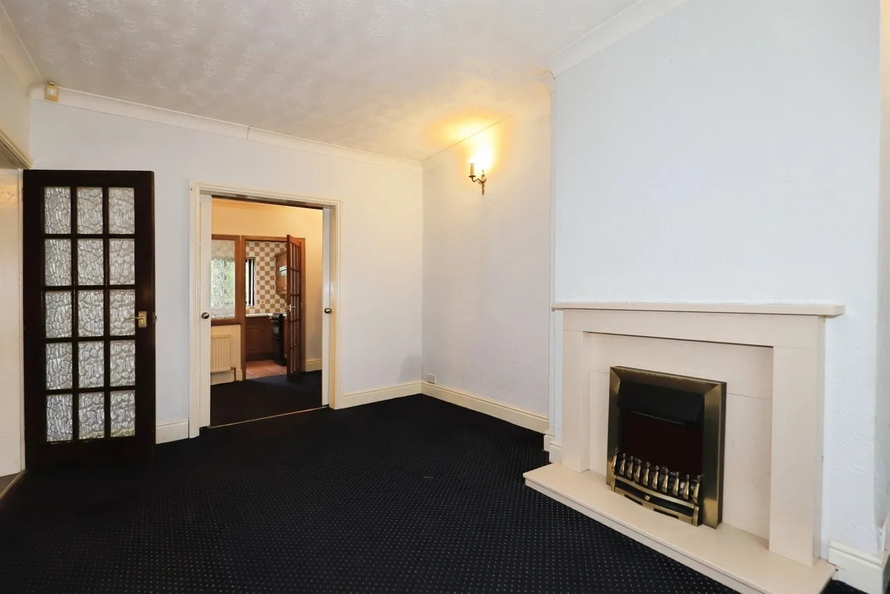 Skidmore Road, Bilston, WV14, photo 3