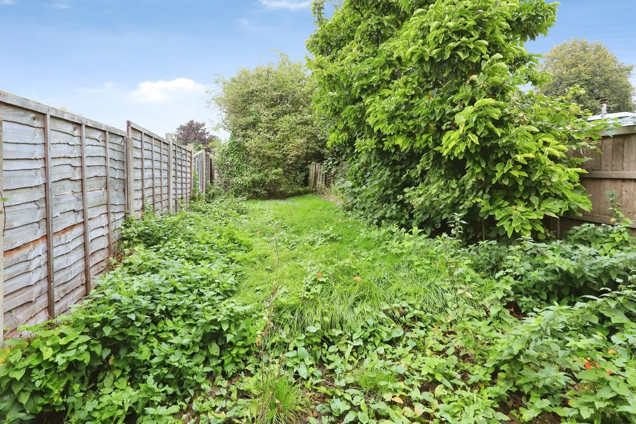 Skidmore Road, Bilston, WV14, photo 19