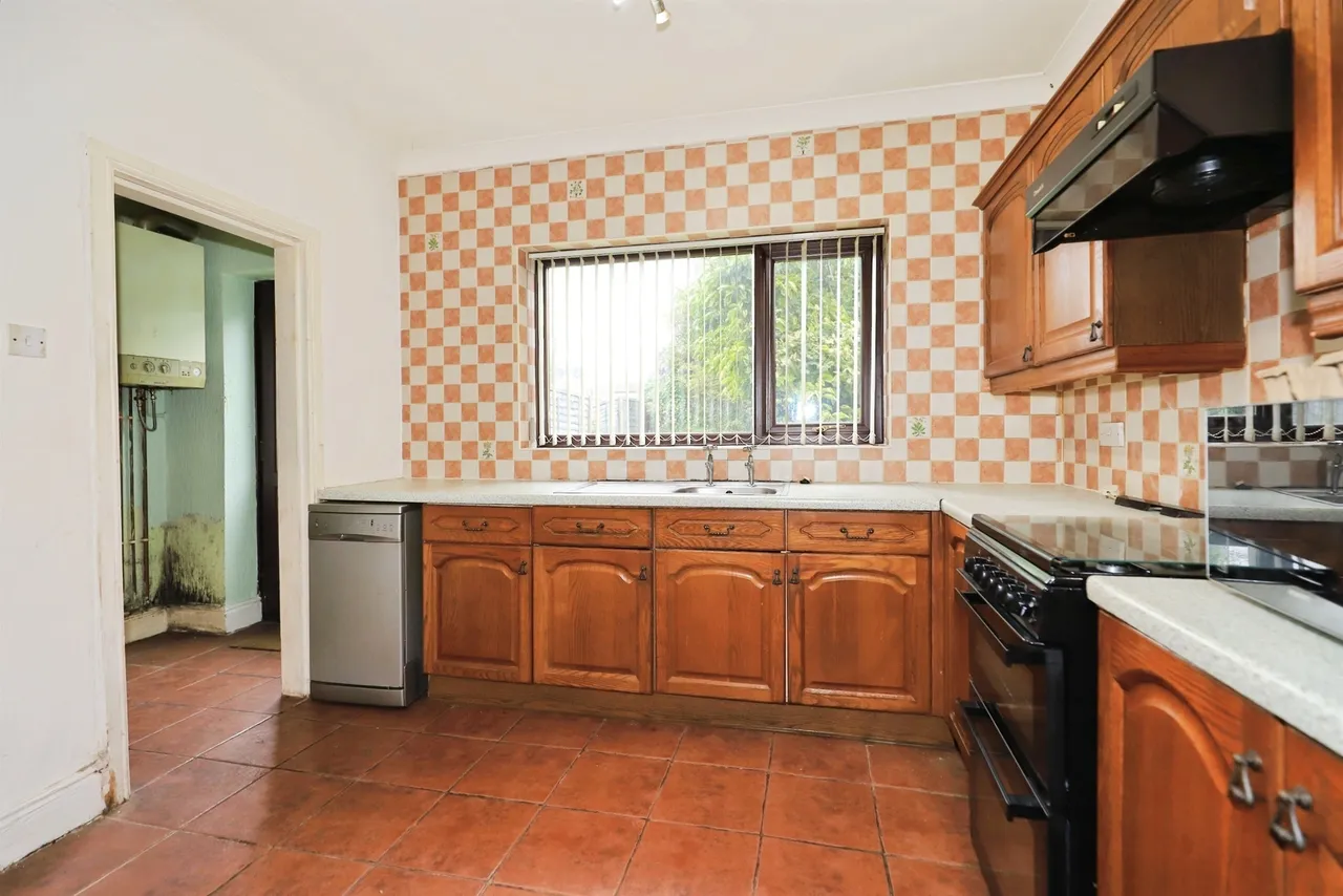 Skidmore Road, Bilston, WV14, photo 7