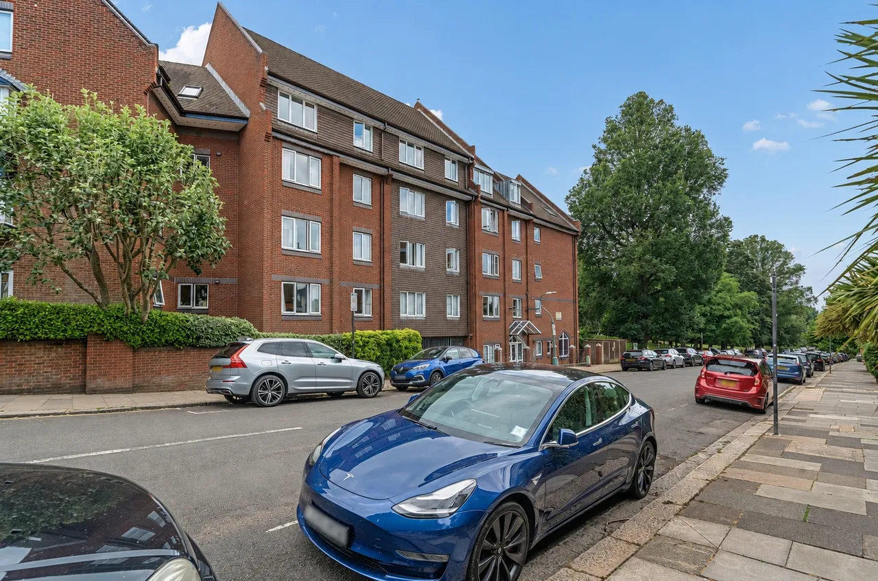 2 bed flat for sale, Nizells Avenue, Hove, BN3