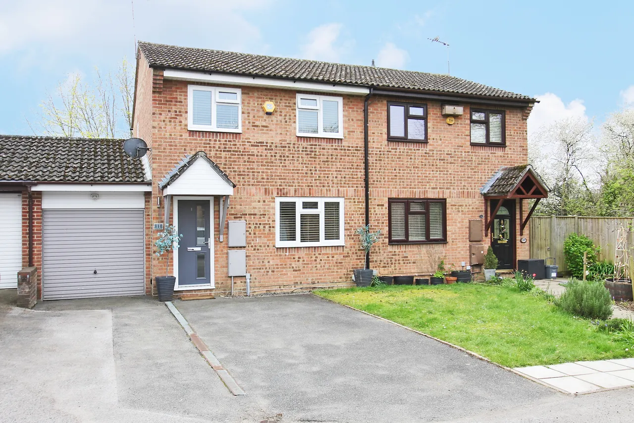 3 bed house for sale — Millstream Close, Andover, SP10