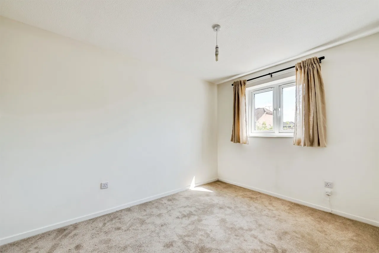 Castilian Mews, Shaw, SN5, photo 5