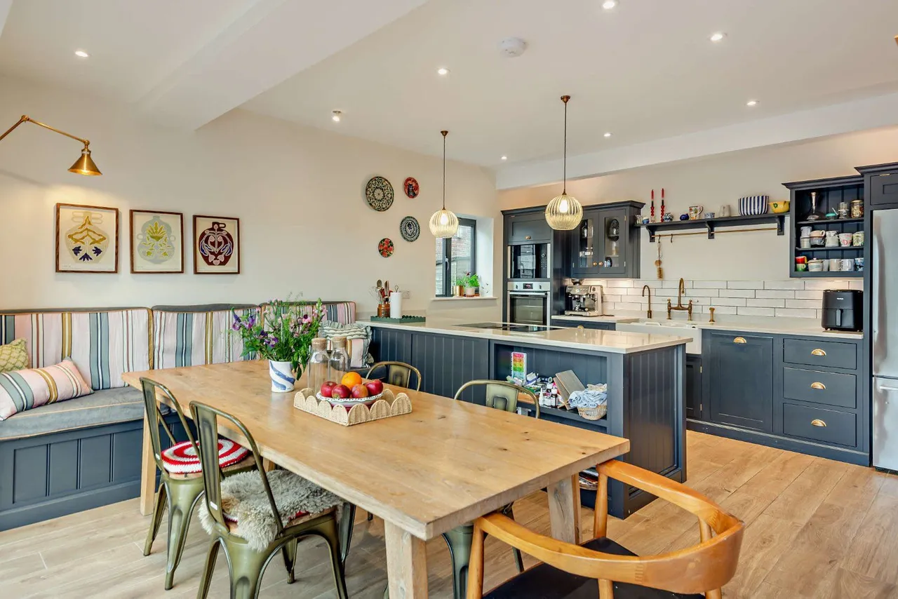 Mountside, Guildford, Surrey, GU2 4JE, photo 2