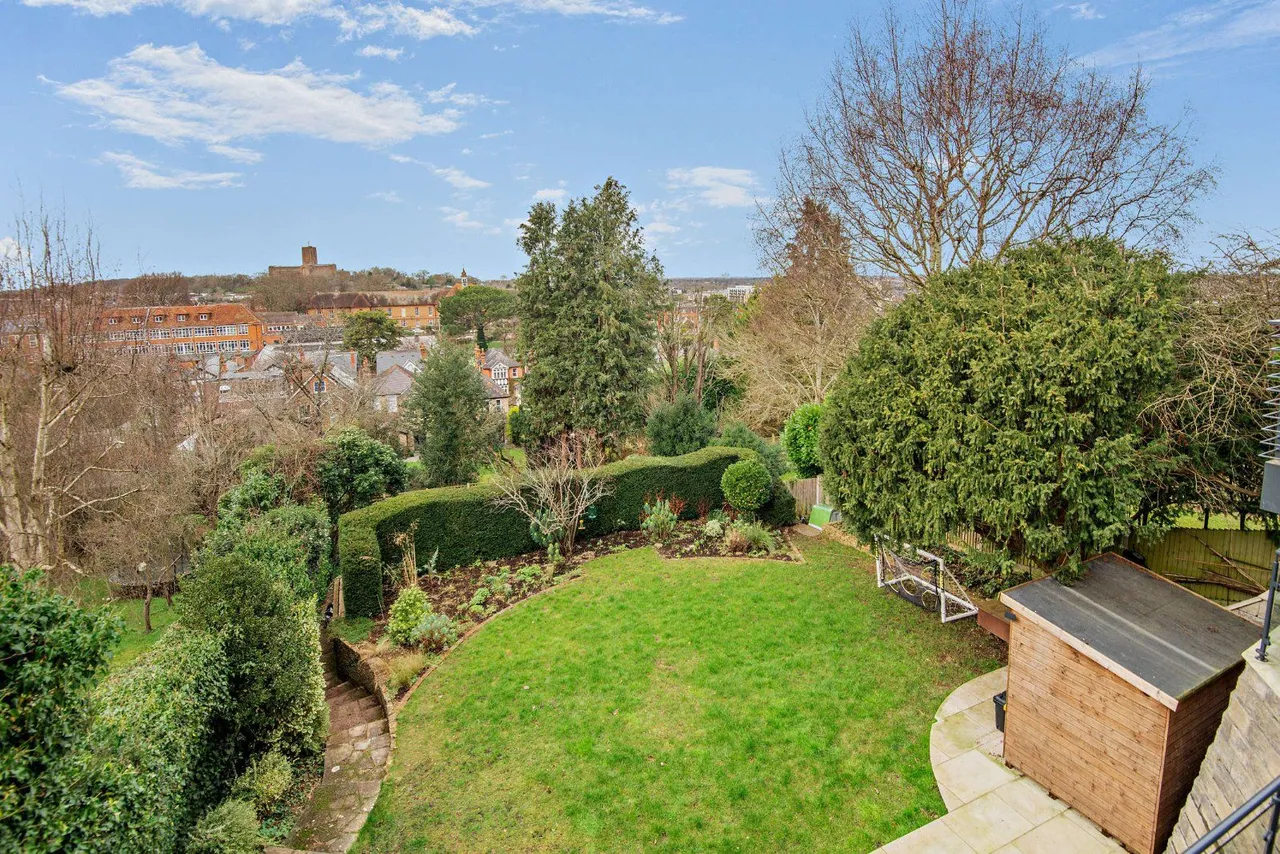 Mountside, Guildford, Surrey, GU2 4JE, photo 11