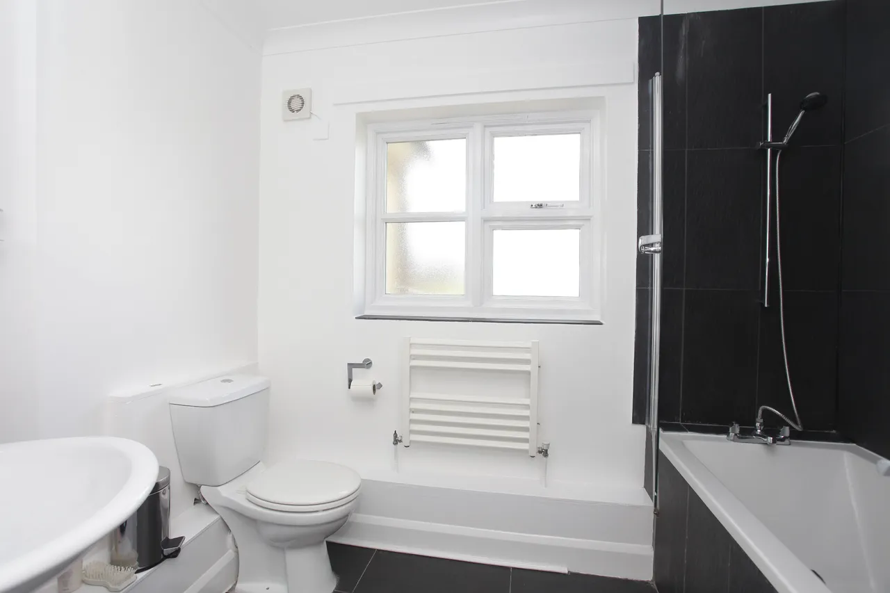 9 Moore Court, 2-10 Alexandra Road, London, photo 8