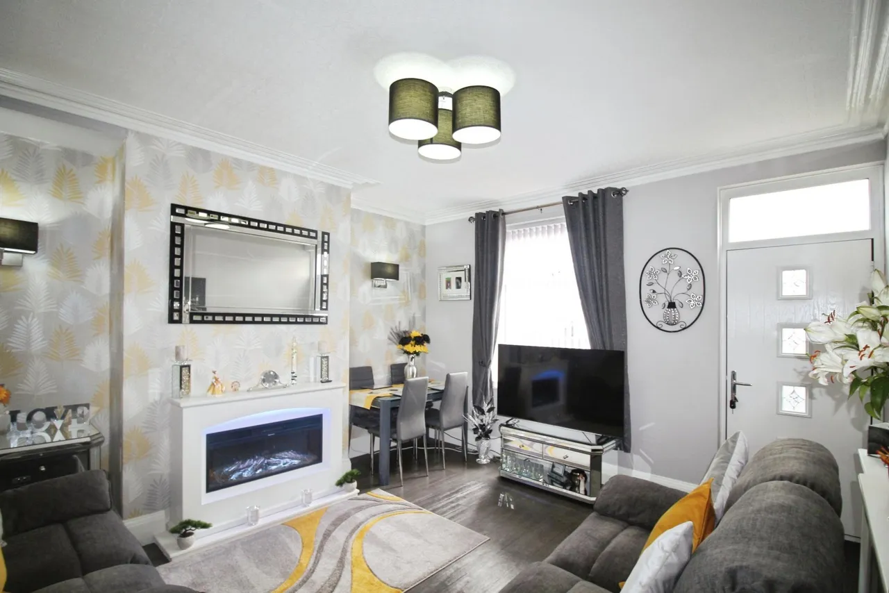 Bradford Road, Tingley, WF3, photo 2