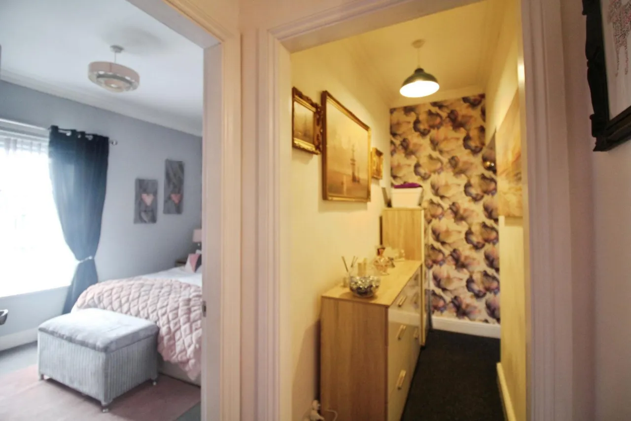 Bradford Road, Tingley, WF3, photo 10