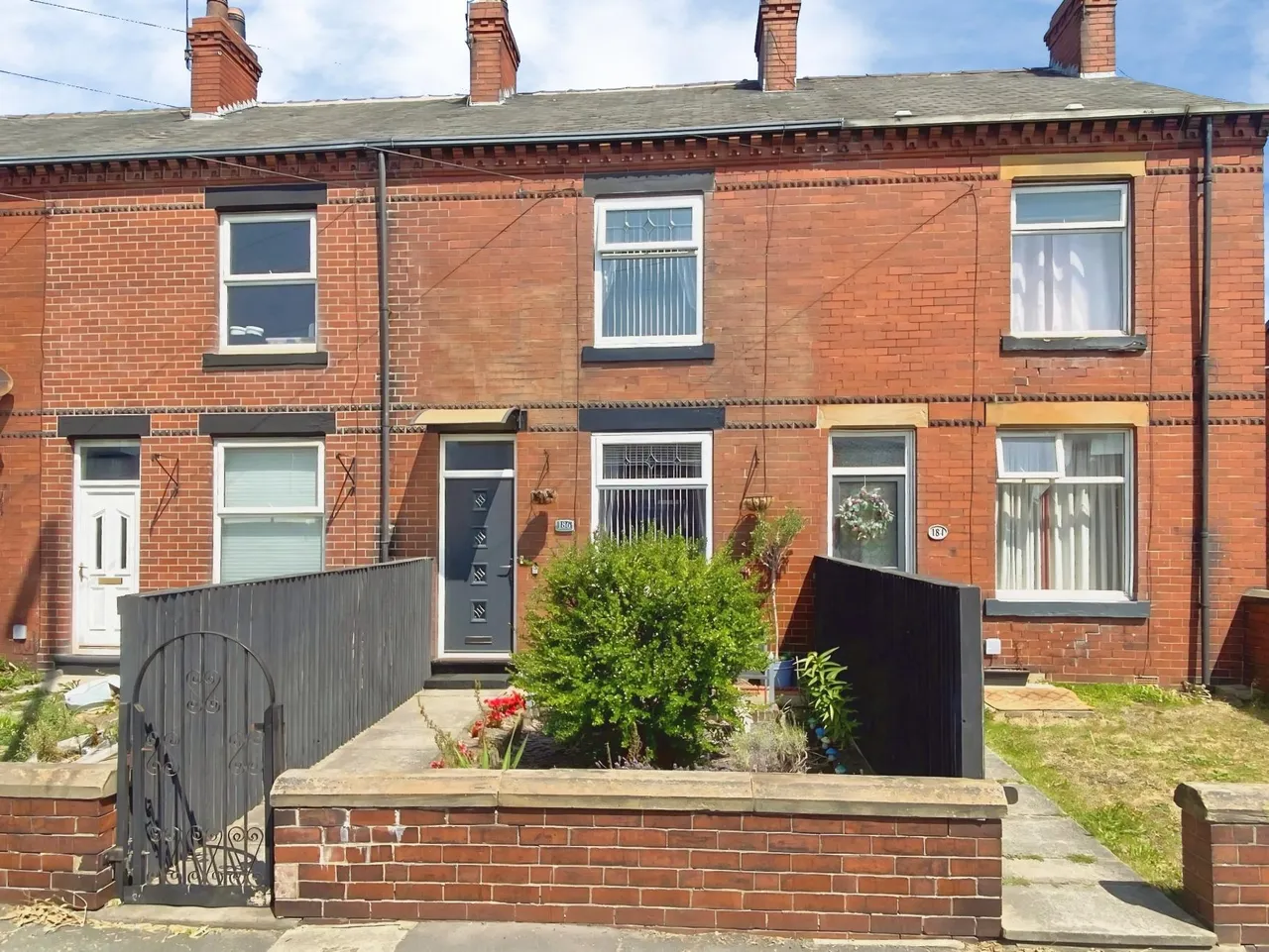 2 bed house for sale, Bradford Road, Tingley, WF3