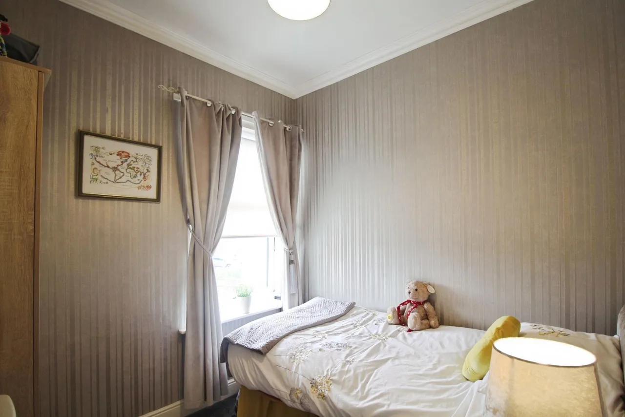Bradford Road, Tingley, WF3, photo 11