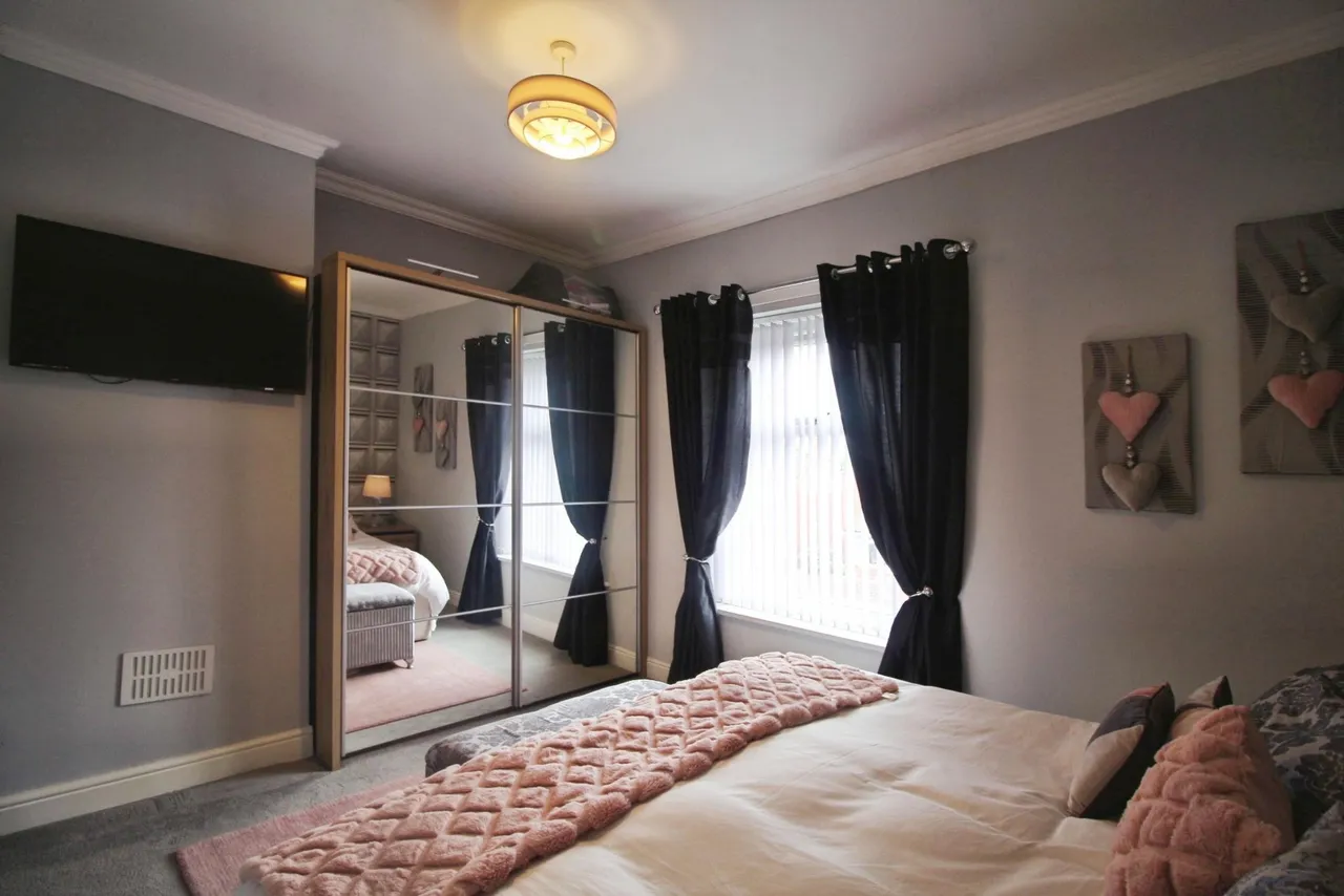 Bradford Road, Tingley, WF3, photo 8