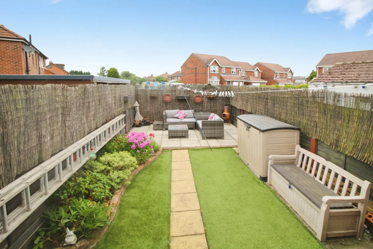 Bradford Road, Tingley, WF3, photo 12