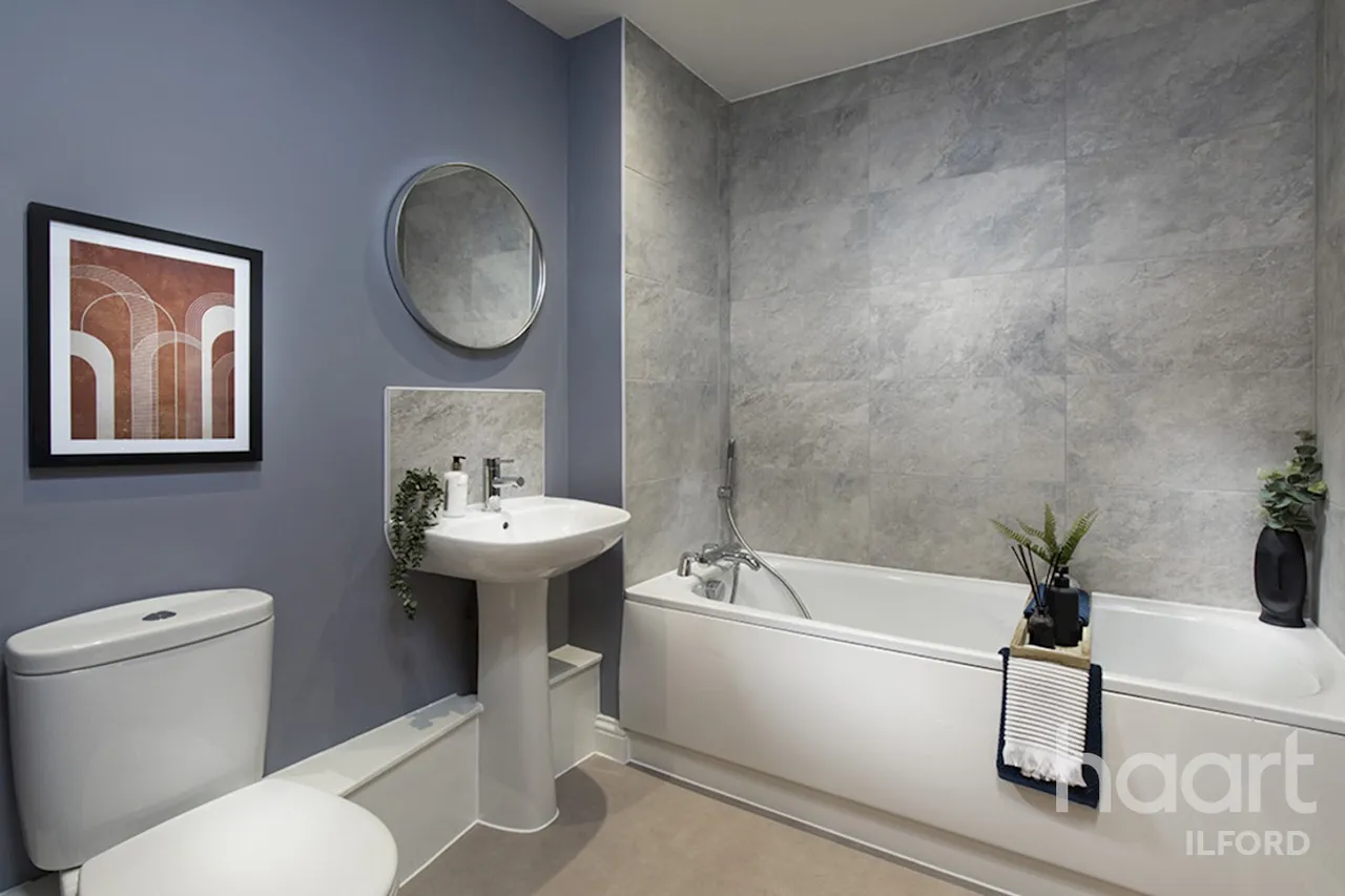 Wessex Close, London, IG3, photo 8