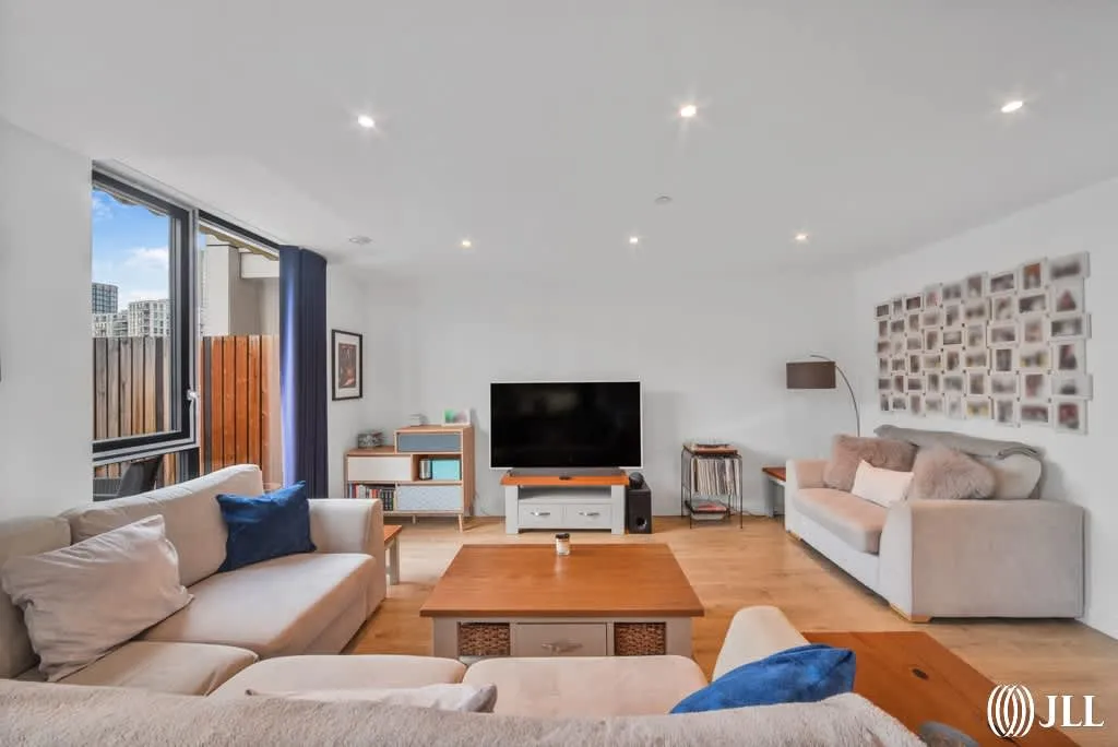 Forrester Way, London, E15, photo 15