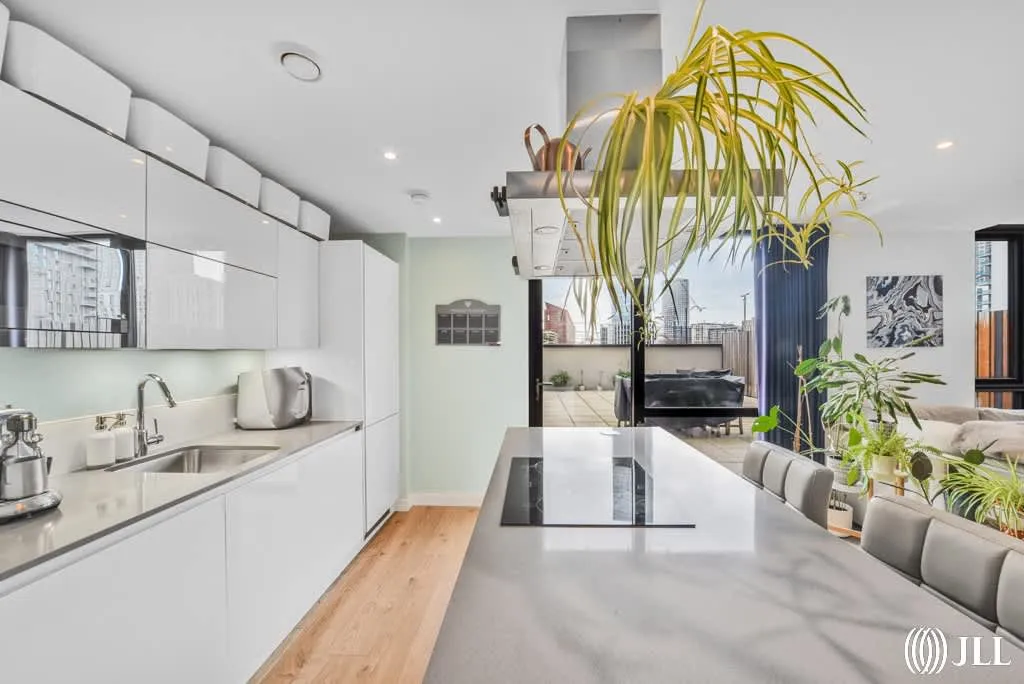 Forrester Way, London, E15, photo 4