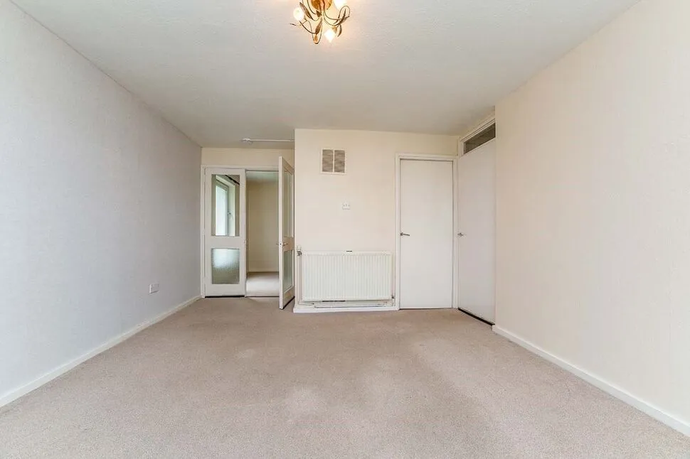 Quebec Avenue, Livingston, EH54, photo 2