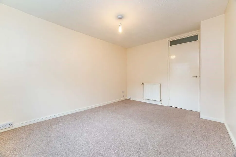Quebec Avenue, Livingston, EH54, photo 6