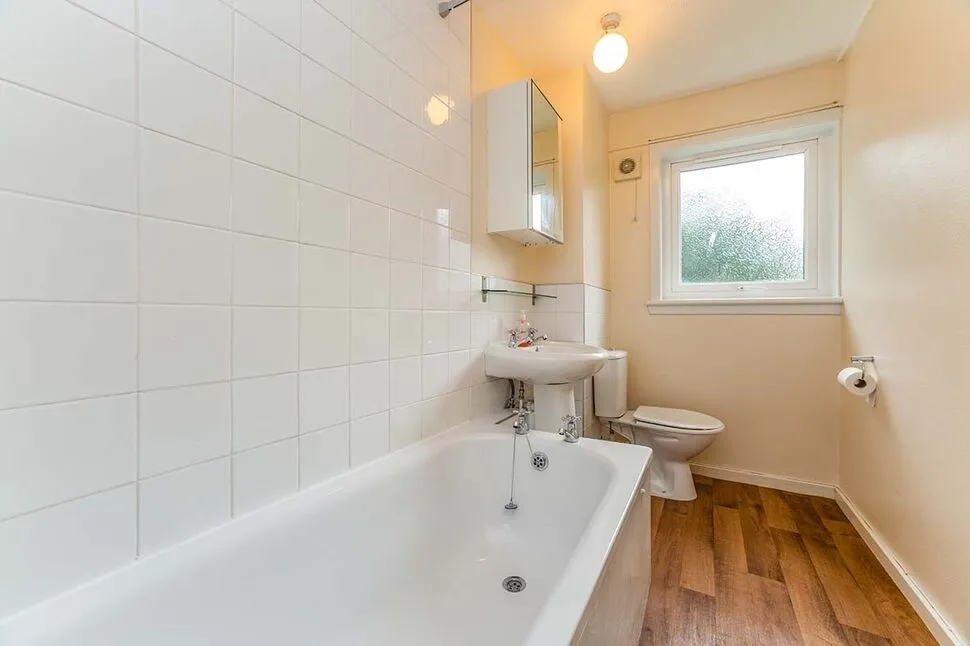 Quebec Avenue, Livingston, EH54, photo 8
