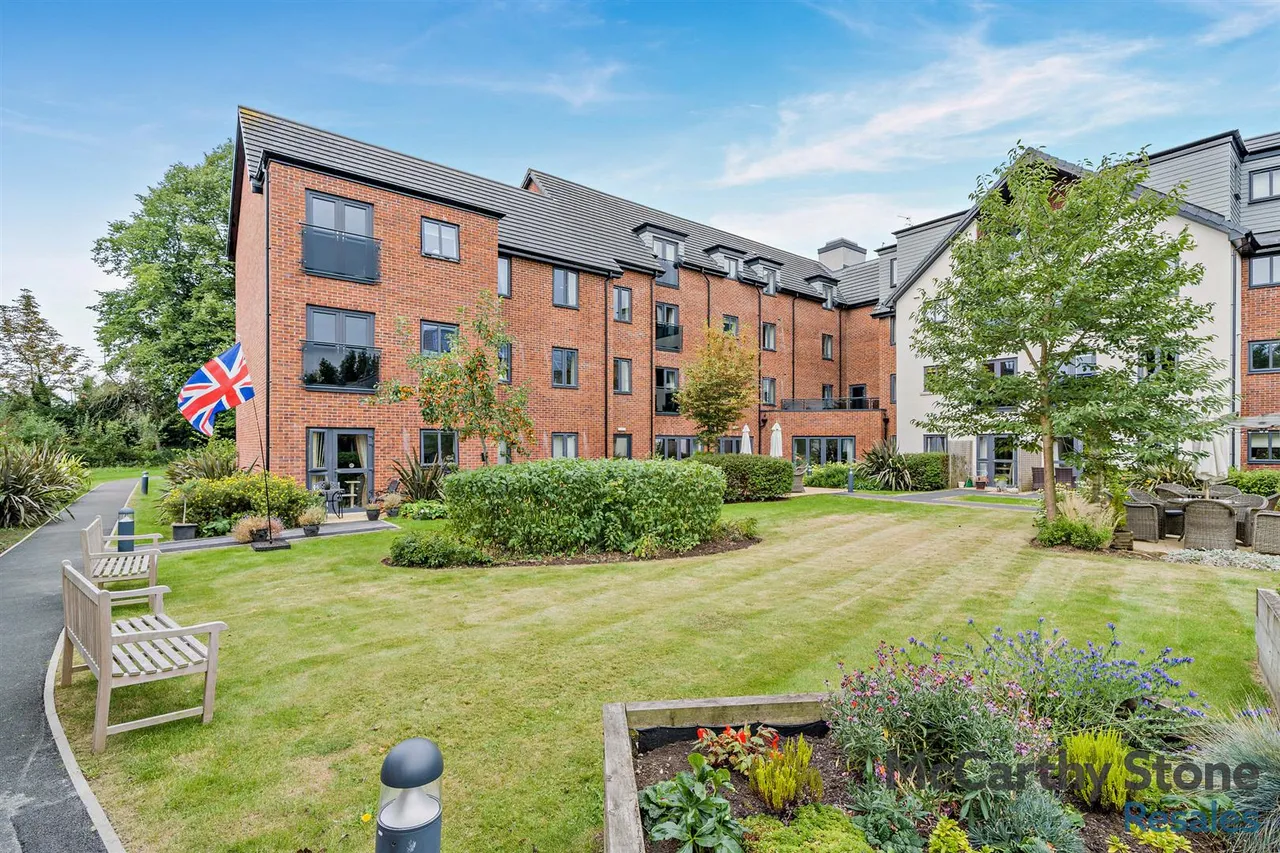 Burlington Gardens, Leyland, PR25, photo 16