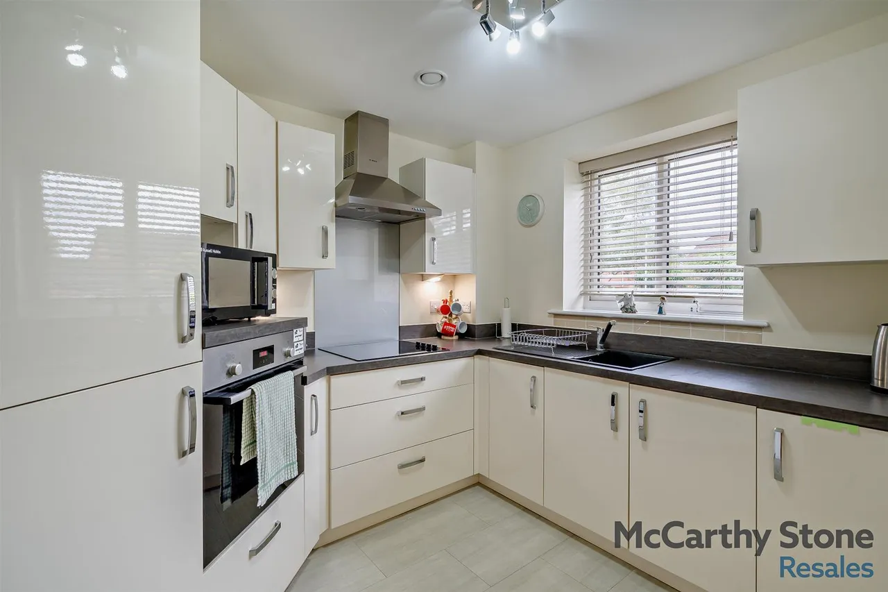 Burlington Gardens, Leyland, PR25, photo 9