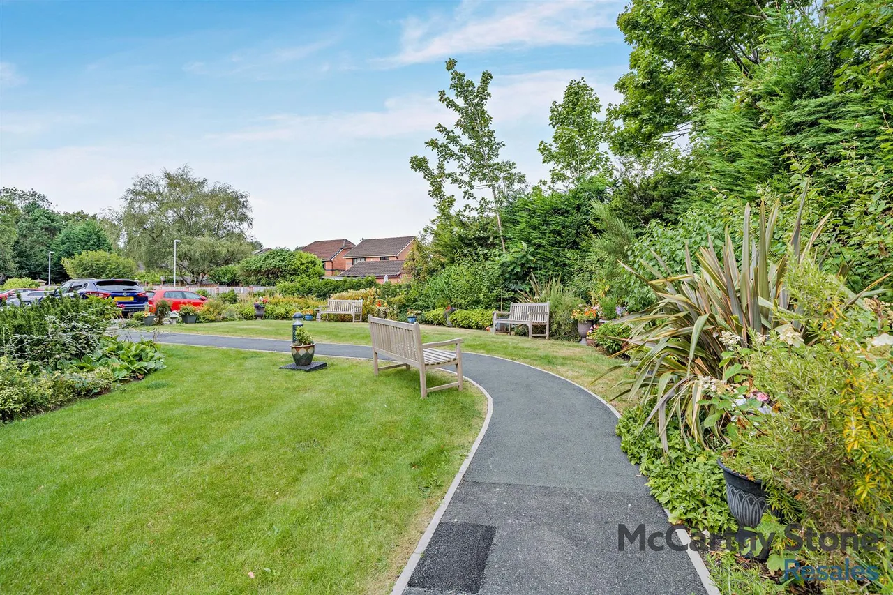 Burlington Gardens, Leyland, PR25, photo 29