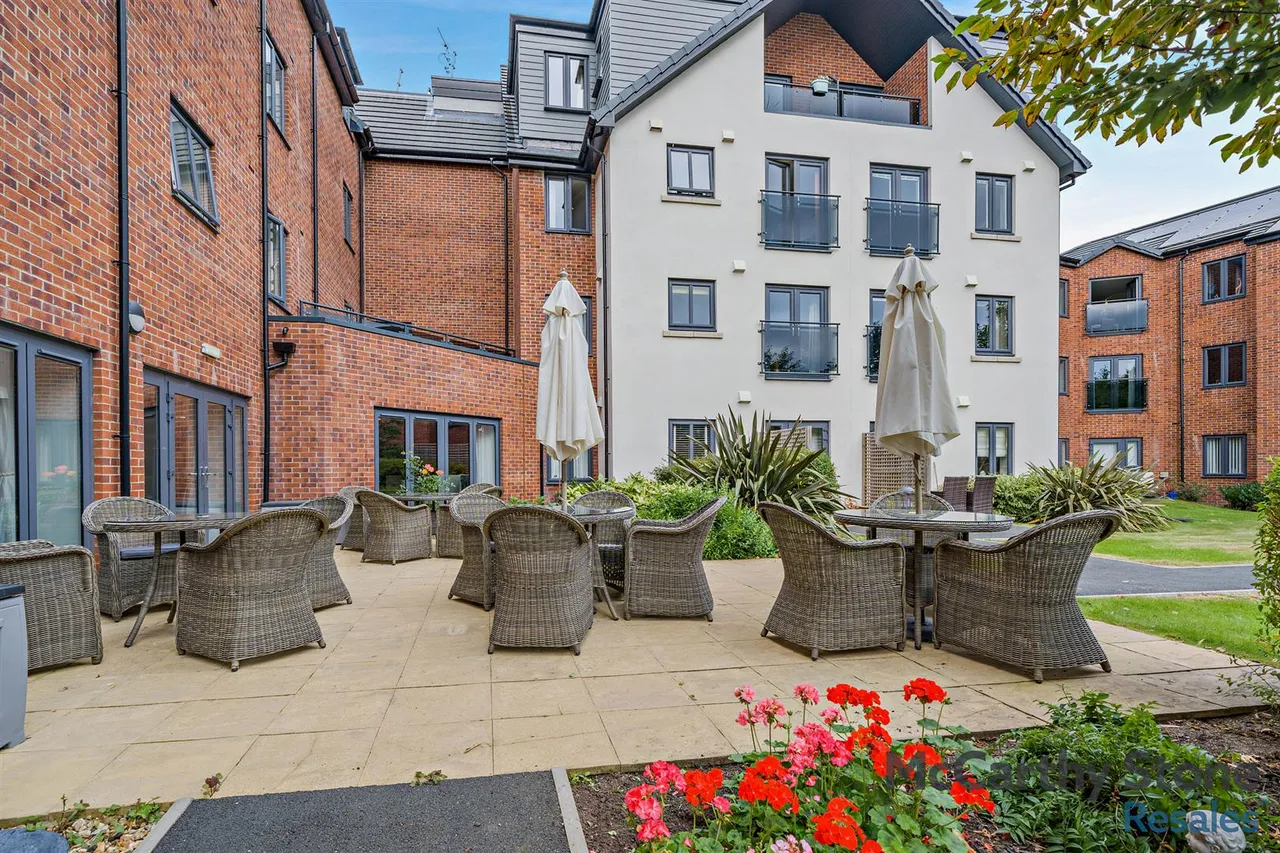 Burlington Gardens, Leyland, PR25, photo 17