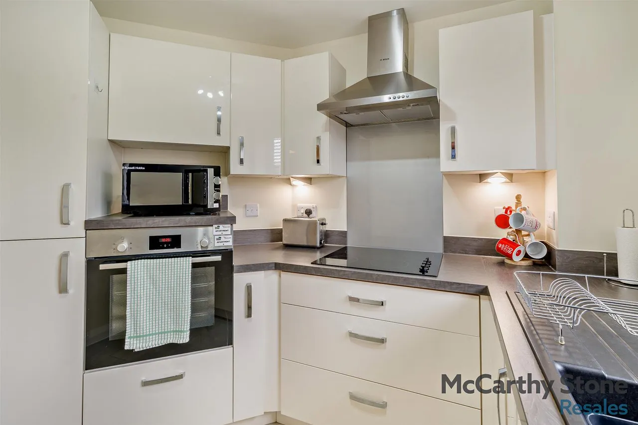 Burlington Gardens, Leyland, PR25, photo 10