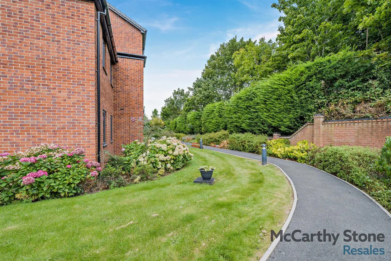 Burlington Gardens, Leyland, PR25, photo 28