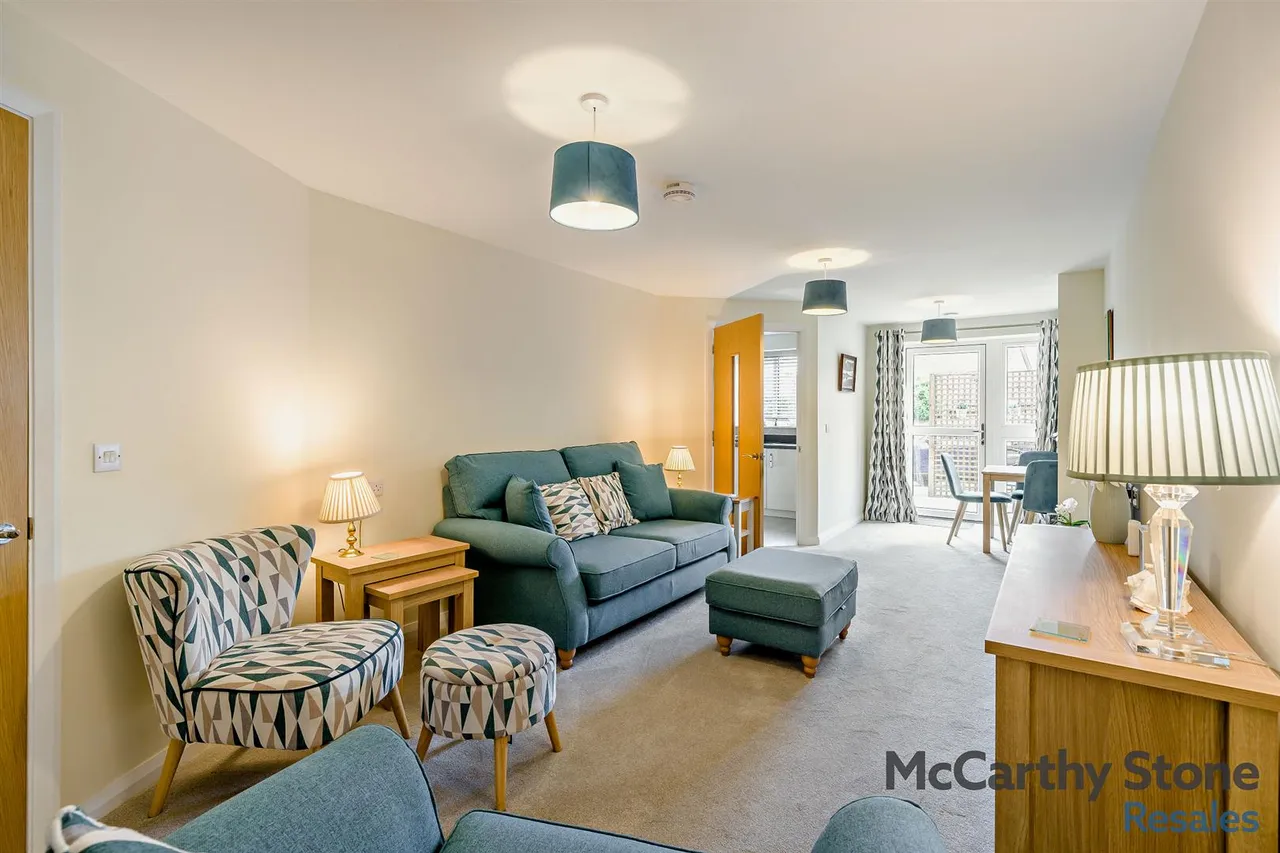 Burlington Gardens, Leyland, PR25, photo 5