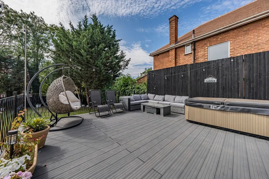 Swakeleys Road, Ickenham, UB10, photo 15
