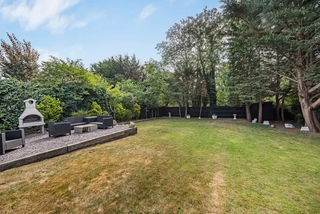 Swakeleys Road, Ickenham, UB10, photo 49