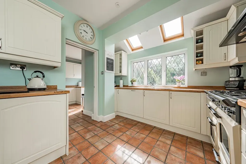 Swakeleys Road, Ickenham, UB10, photo 8