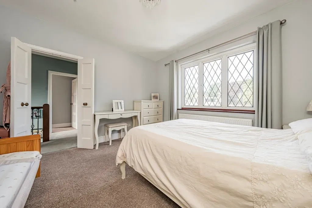 Swakeleys Road, Ickenham, UB10, photo 22