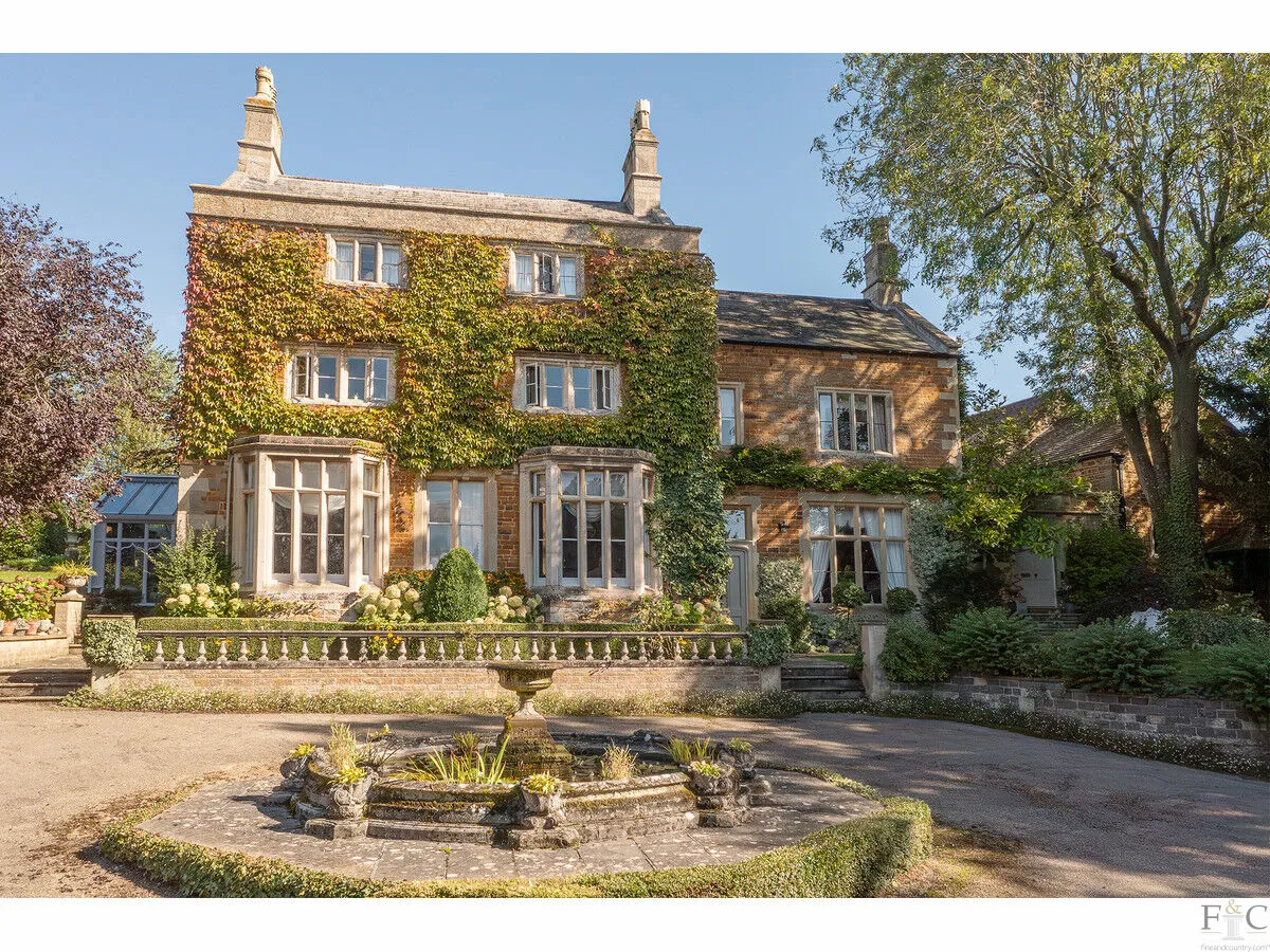8 bed house for sale, High Street, Great Easton, LE16