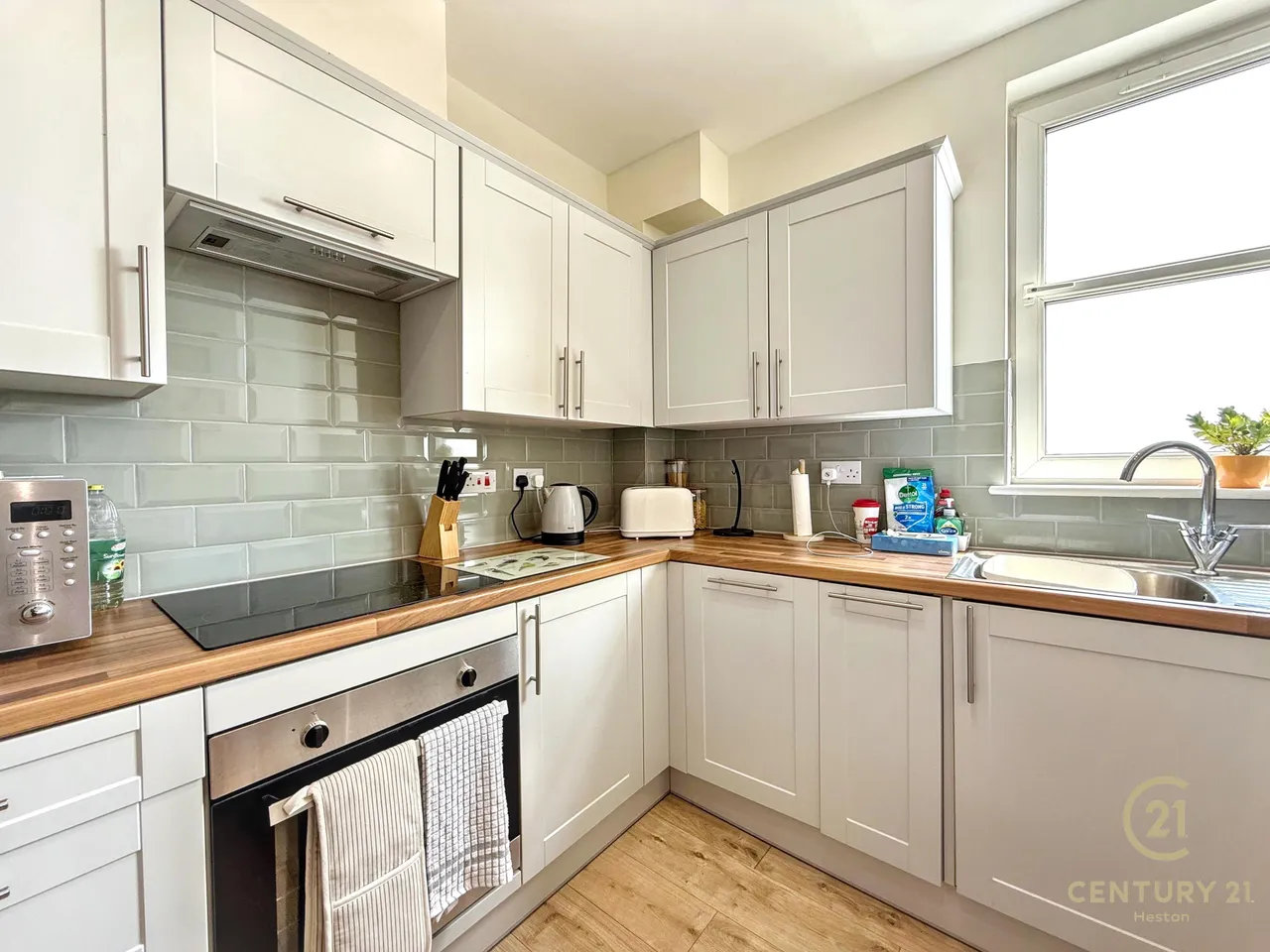 High Street, Hounslow, TW3, photo 5