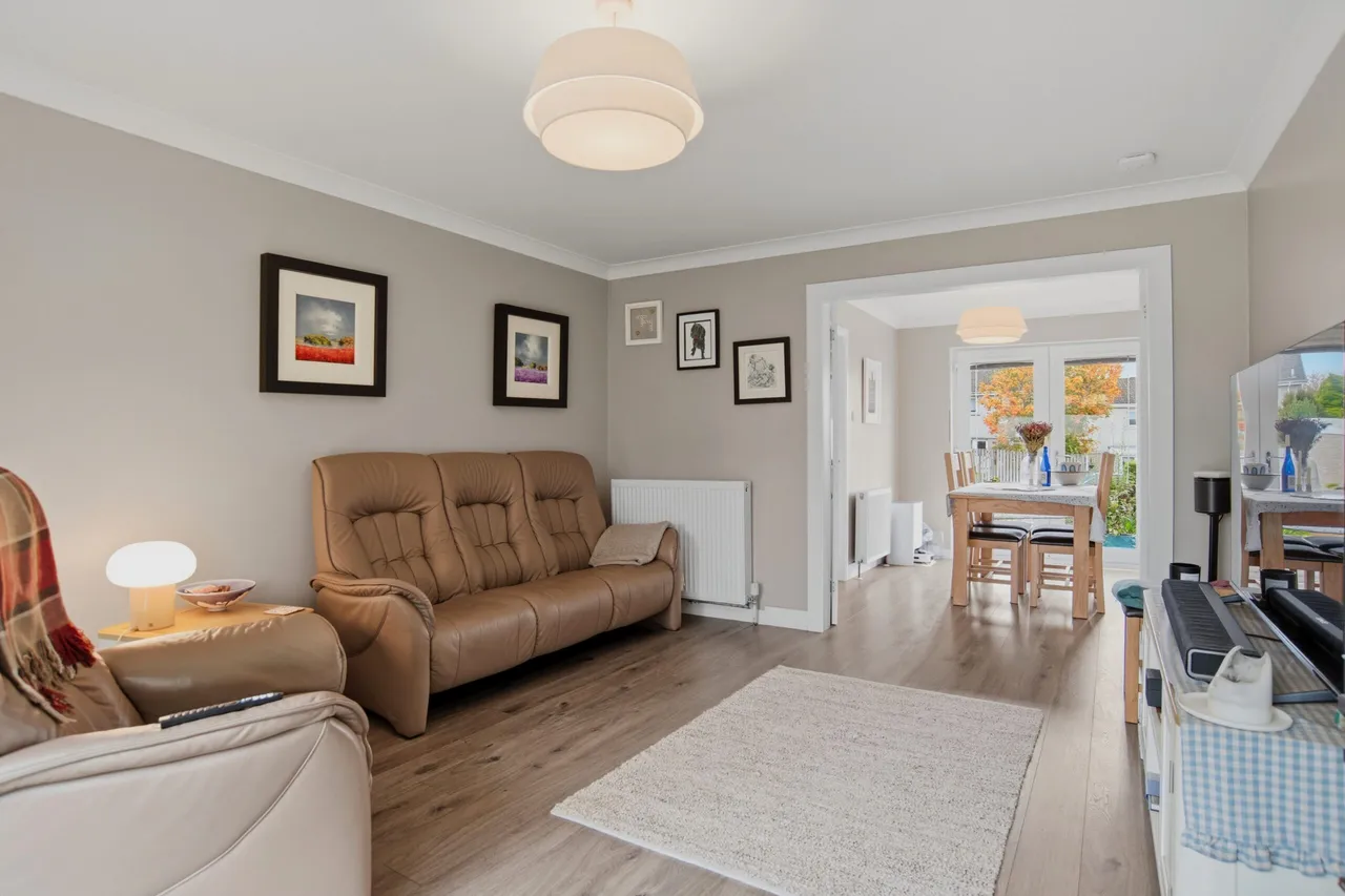 Wickham Avenue, Newton Mearns, photo 3
