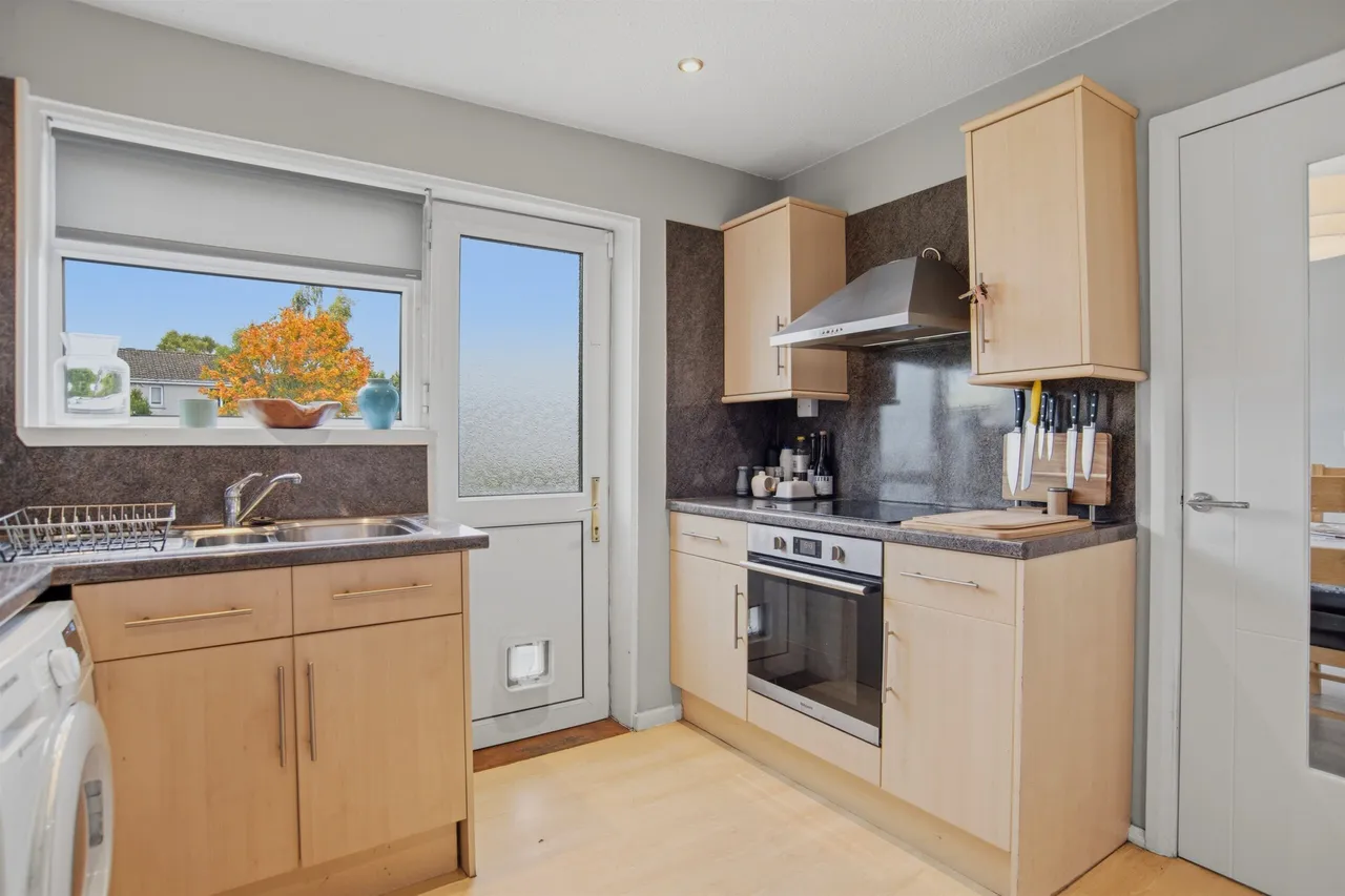 Wickham Avenue, Newton Mearns, photo 6