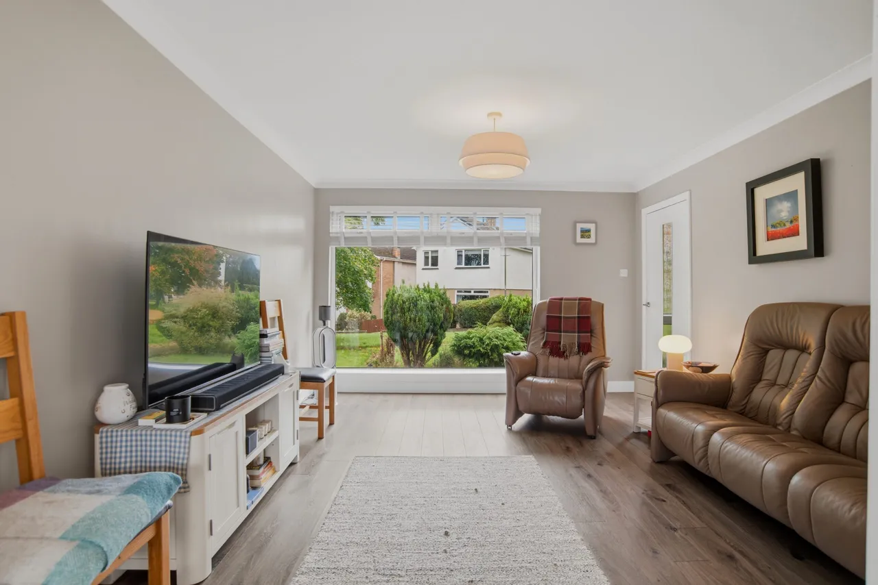 Wickham Avenue, Newton Mearns, photo 2