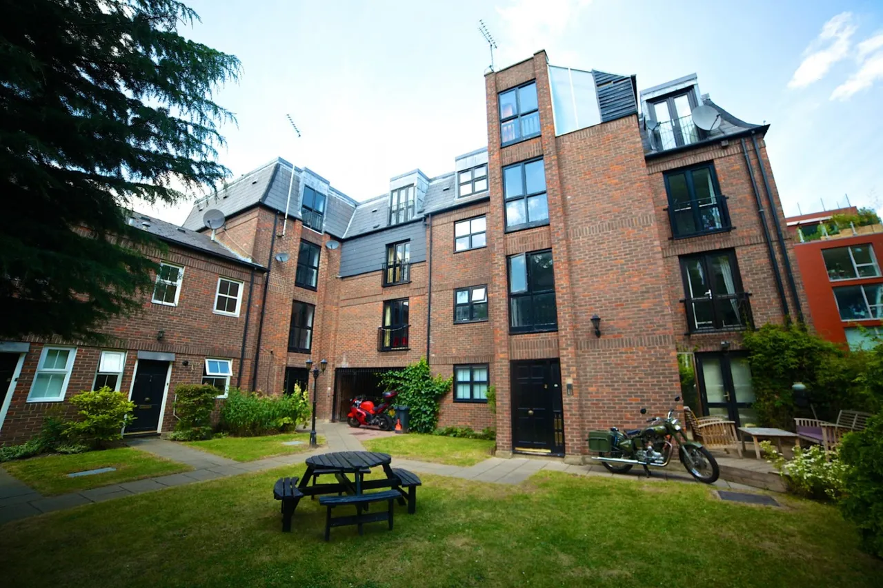Bartholomew Square, London, E1, photo 15