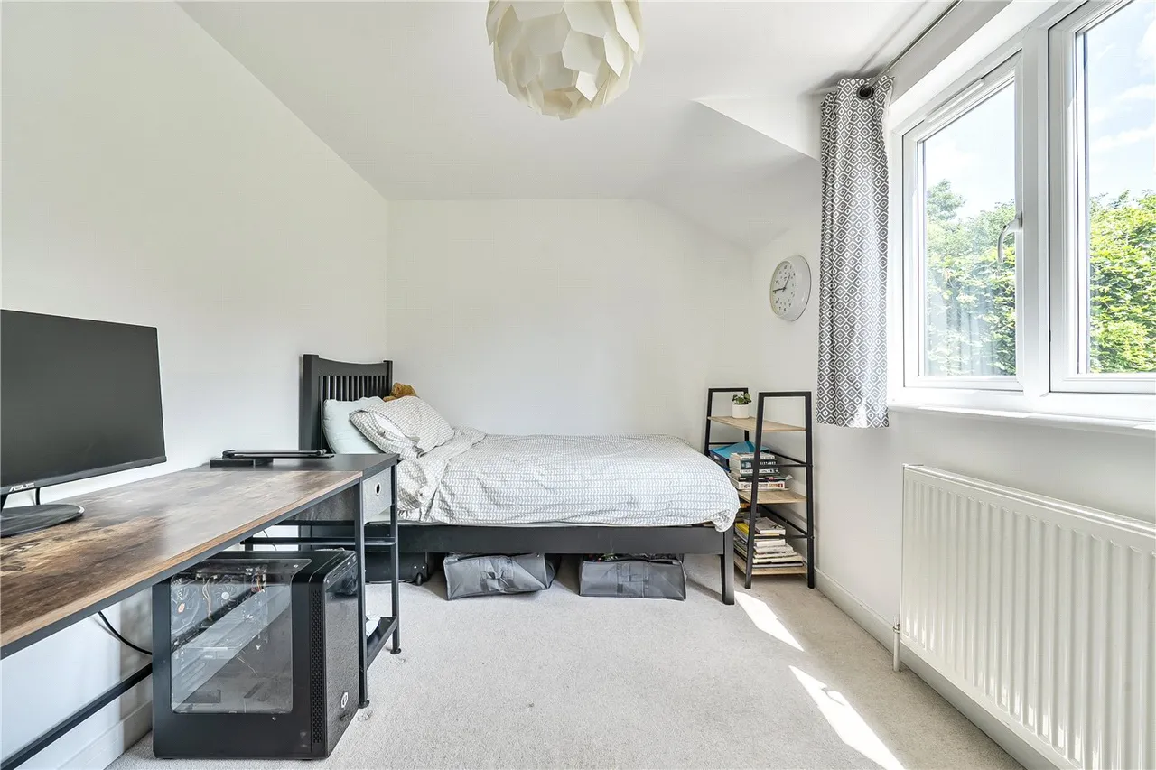 Ducks Meadow, Marlborough, Wiltshire, SN8, photo 3