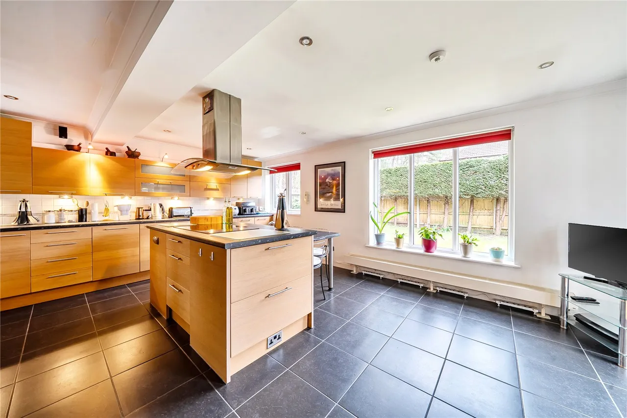 Faversham Road, Sandhurst, Berkshire, GU47 0YP, photo 16