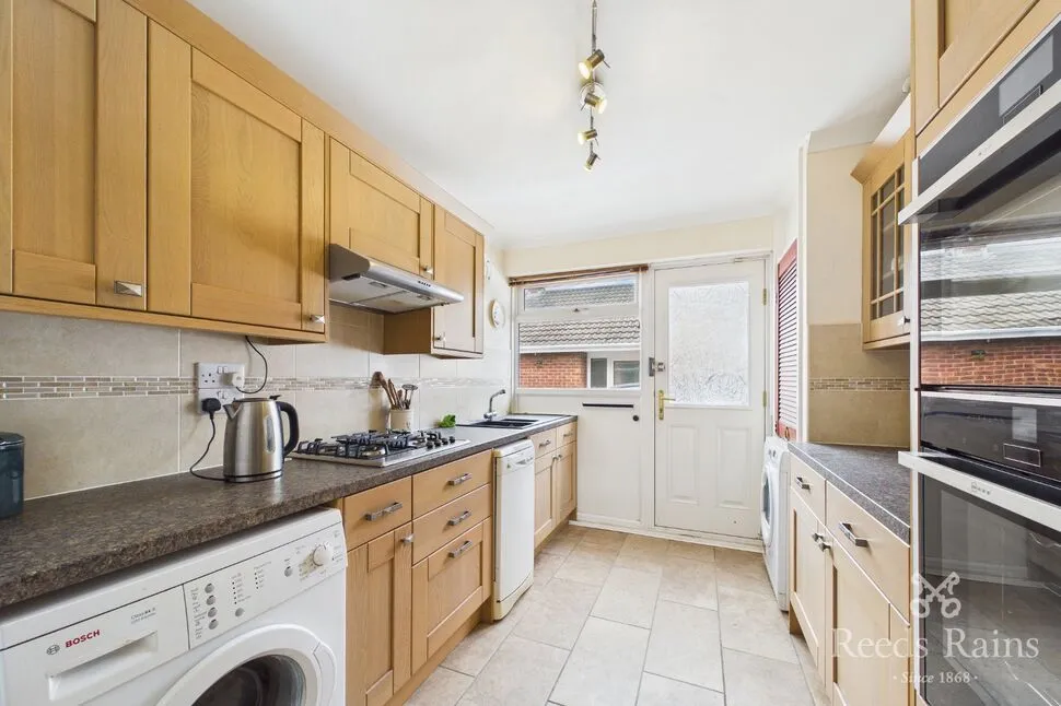 Lockwood Avenue, South Anston, South Yorkshire, S25, photo 3
