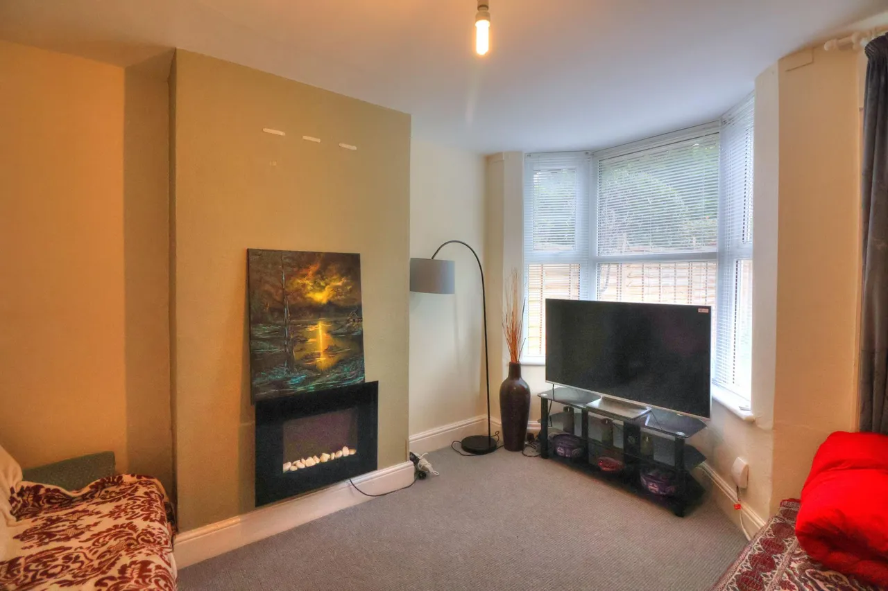 New Road, High Wycombe, HP12, photo 3