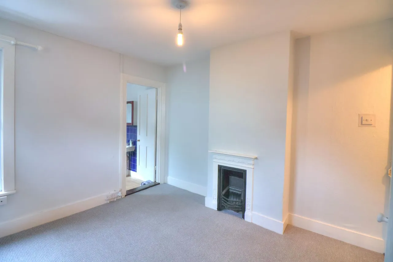 New Road, High Wycombe, HP12, photo 6