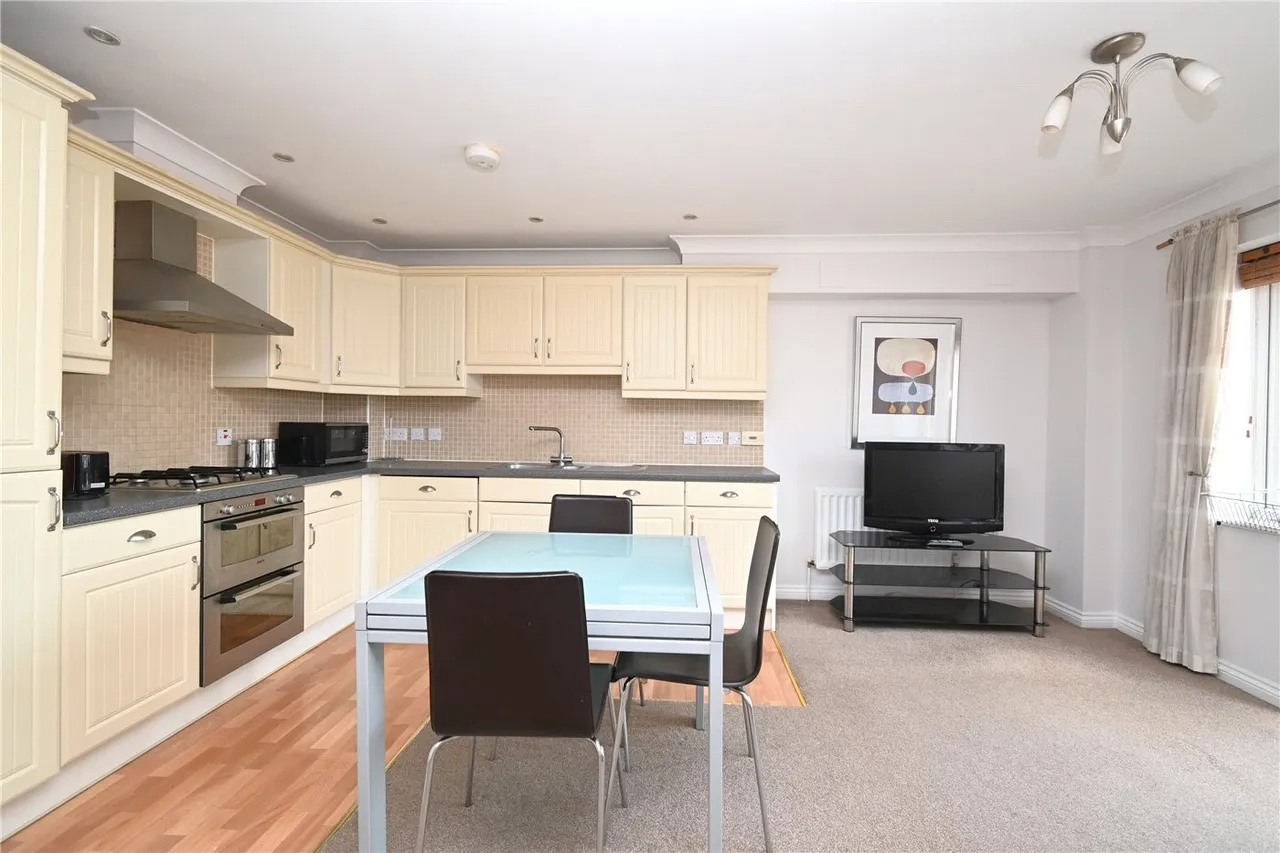 Spring House, Sarum Hill, RG21, photo 6