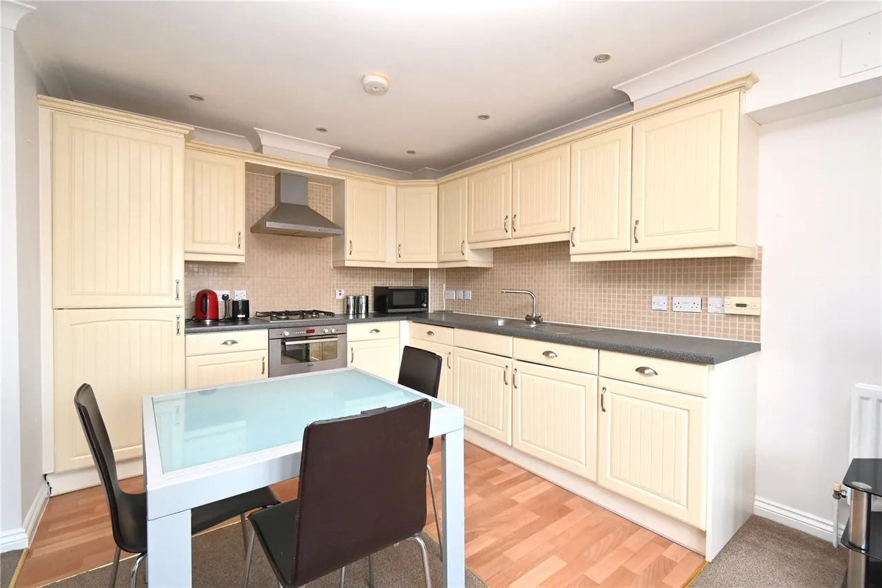 Spring House, Sarum Hill, RG21, photo 4