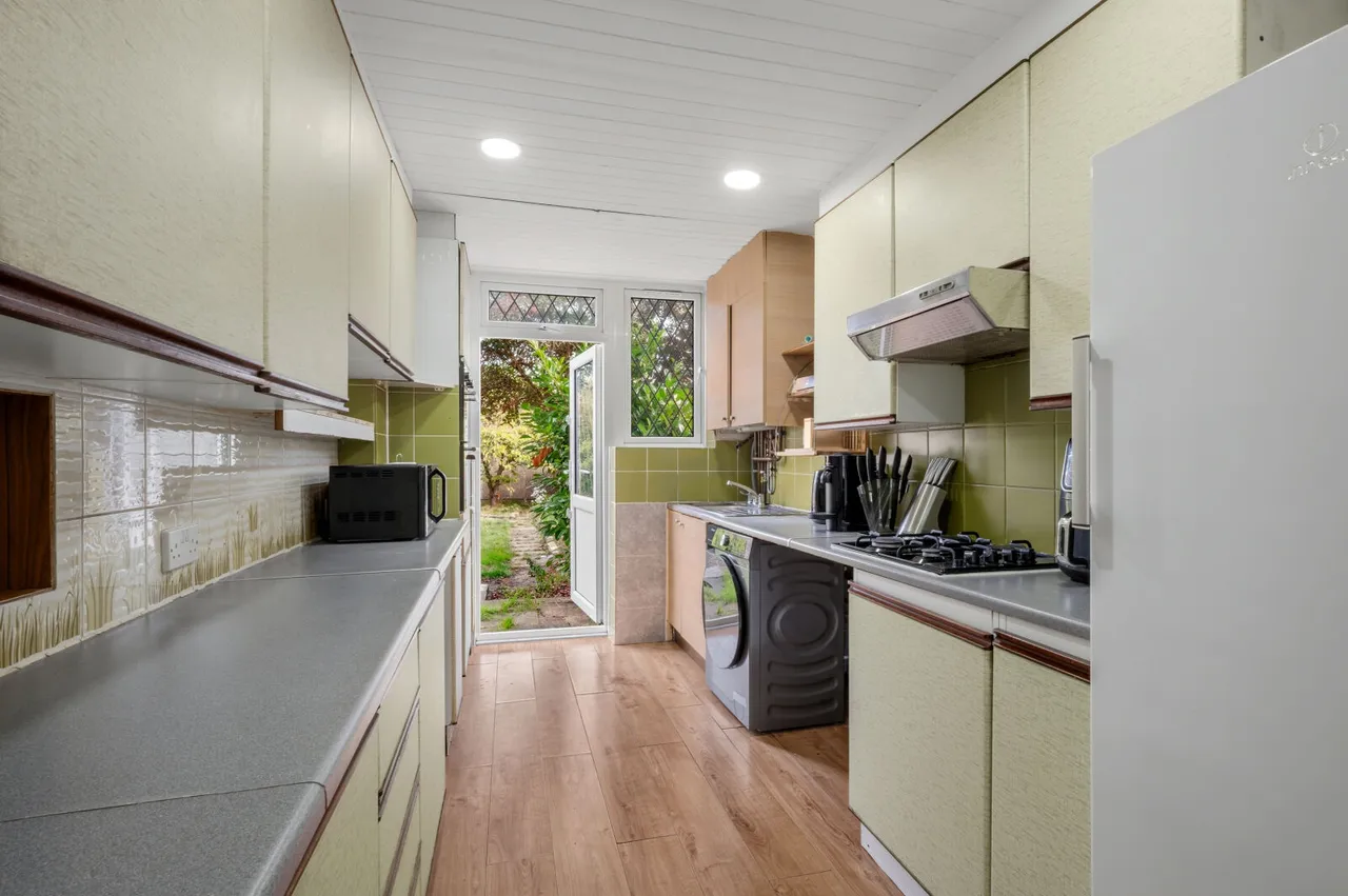 Springfield Avenue, Raynes Park, SW20, photo 6